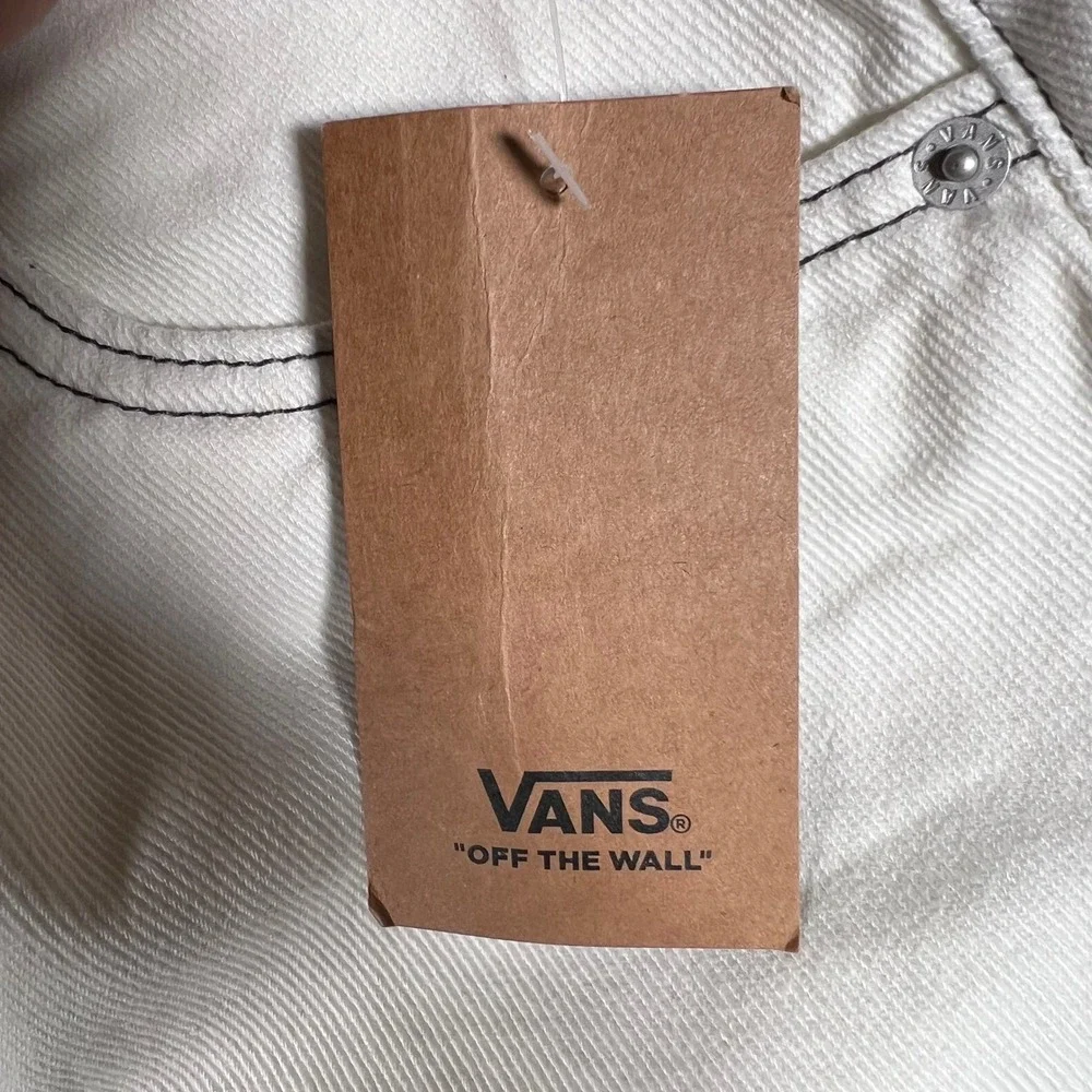 Vans Jennifer Shorts White Denim Contrast Stitch High Waist Raw Hem Size 24 NEW